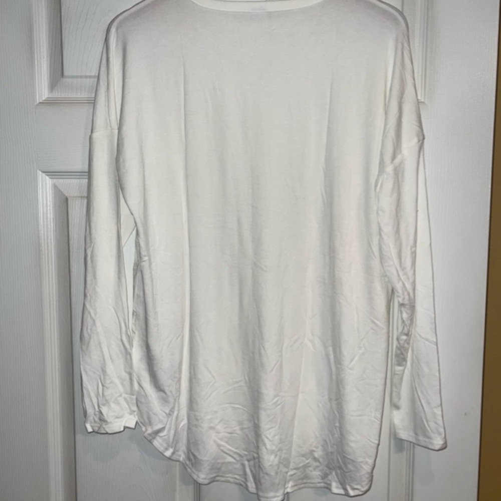 Old Navy White Rayon Oversized T-Shirt NWT 25"p2p - Picture 5 of 7